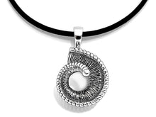 Load image into Gallery viewer, Bighorn Sheep Horn Necklace