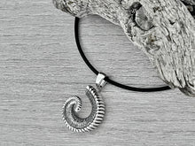 Load image into Gallery viewer, Bighorn Sheep Horn Necklace