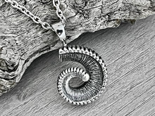 Load image into Gallery viewer, Bighorn Sheep Horn Necklace