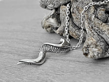 Load image into Gallery viewer, Kudu Horn Necklace