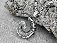 Load image into Gallery viewer, Bighorn Sheep Horn Necklace