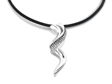 Load image into Gallery viewer, Kudu Horn Necklace