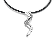 Load image into Gallery viewer, Kudu Horn Necklace