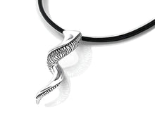 Load image into Gallery viewer, Kudu Horn Necklace