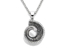 Load image into Gallery viewer, Bighorn Sheep Horn Necklace